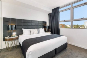 Chatswood CBD 2BR l Balcony l Parking l Office, Sydney